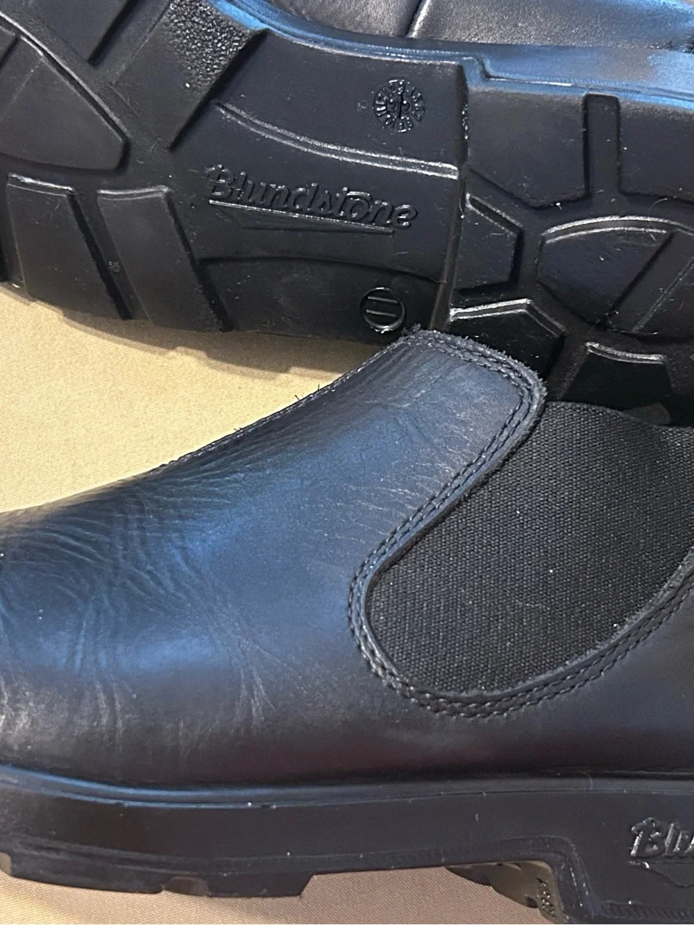 Blundstone Men’s Black Leather Chelsea Boots Size US 12 Water resistant leather